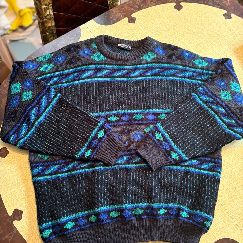 Vintage Men's Black and Blue Patterned Sweater